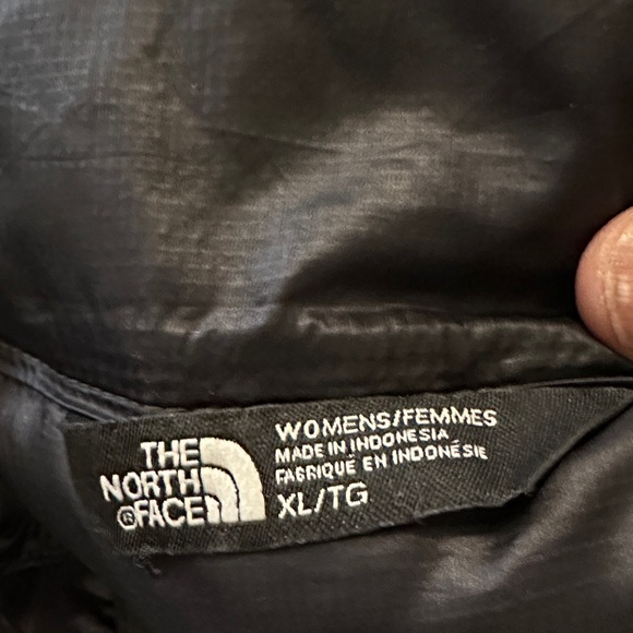 The North Face Women's puffy Black Vest size XL - Picture 10 of 15